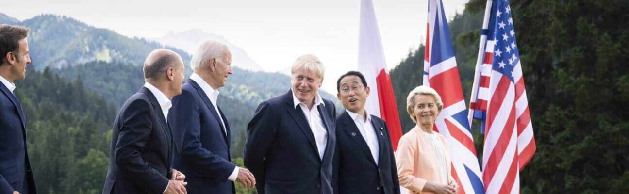 PHOTO CREDIT: FEDERAL GOVERNMENT/STEINS FRENCH PRESIDENT EMMANUEL MACRON, FEDERAL CHANCELLOR OLAF SCHOLZ, US PRESIDENT JOE BIDEN, BRITISH PRIME MINISTER BORIS JOHNSON, JAPANESE PRIME MINISTER FUMIO KISHIDA AND EUROPEAN COMMISSION PRESIDENT URSULA VON DER LEYEN WAIT FOR THE FAMILY PHOTO TO BE TAKEN.