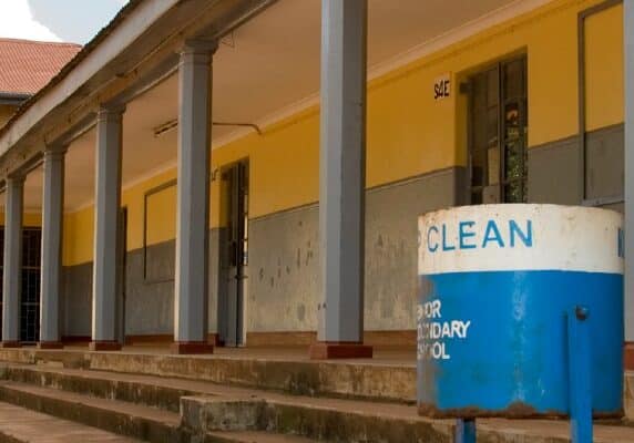 SCHOOLBUILDING IN KAMPALA, UGANDA