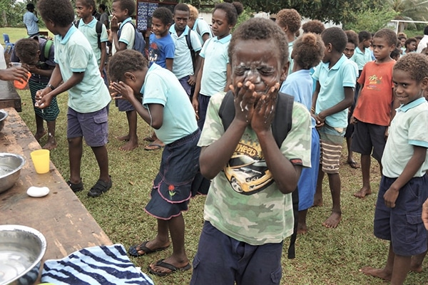 Kids washing