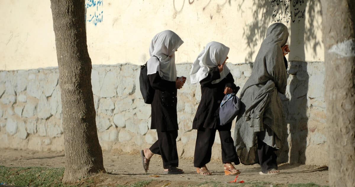 Girls in Afghanistan want to go to school with friends. Credit: World Vision UK