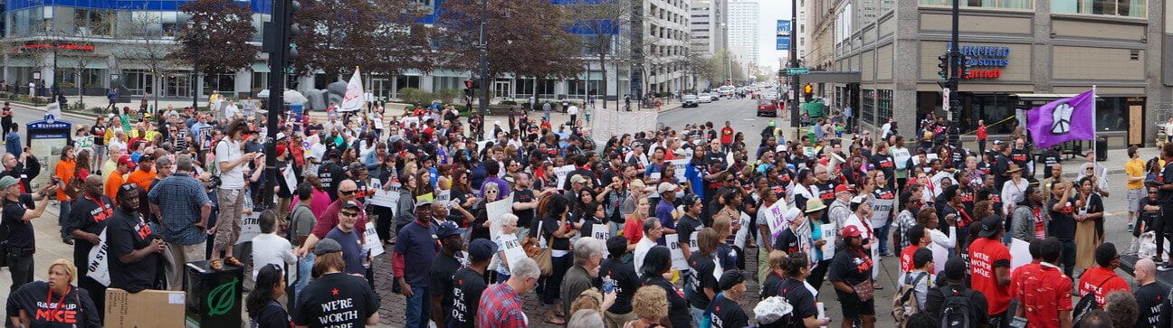 Hundreds of fast food workers on strike in Milwaukee USA demanding a living wage and the ability to organise a union without reprisal. Credit: Joe Brusky
